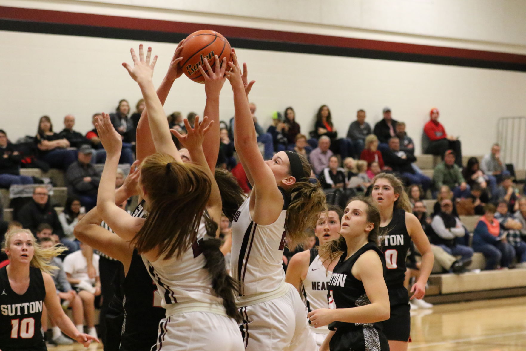 Heartland vs. Sutton basketball 1.JPG